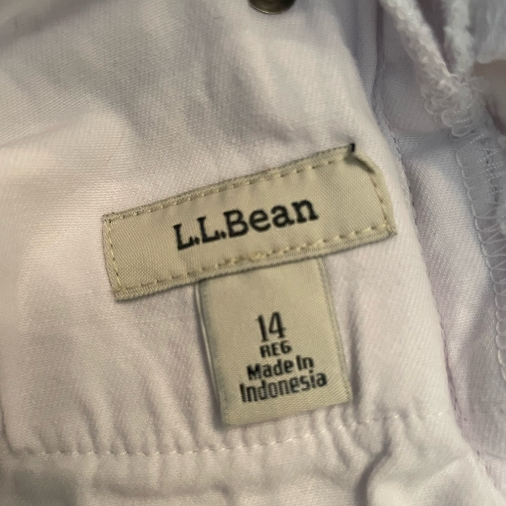 L. L. Beane size 14 White Ankle Jeans